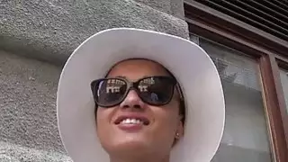 نموذج أفريقي سخيف وكيل وهمية في aprtment