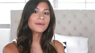 Zaya هي في ديكس كبيرة ولن تفعل شيئا آخر