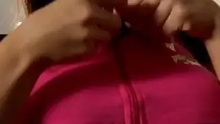 في تلك اللحظة يدخل سيلفي الشقة ليمارس الجنس.