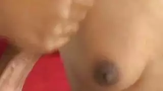 الأبنوس أسلوب Handjob