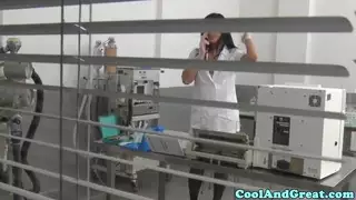 ممرضة التدخين مص على قضيب