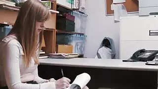 السارقين يدفع لجريمتها مع بوسها