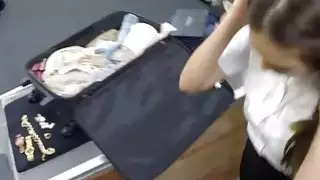 مثير بيادق بيادق الاشياء لها وخبطت من قبل حارس البيدق