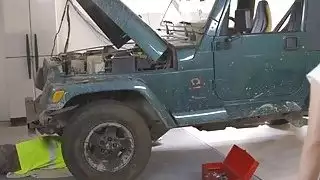 كبير الثدي والحمار كارلي بروكس يحصل مطرقة من قبل الآباء ميكانيكيها