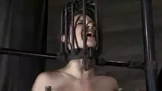 قيدوا تصل يستقبل البهجة لها كس غير مطيع