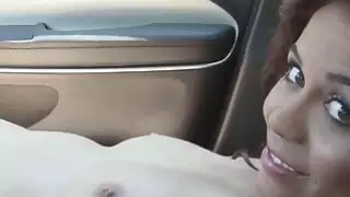 Smashing Blairs ضيق في سن المراهقة كس في الحديقة