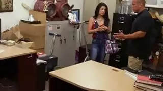 اللاتينية بيادق بياك بوسها وخبطت في مرهن