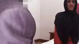 الرجل الغني مع الديك الكبير الملاعين الفرخ العربي مثير بعد إعطاء مالها