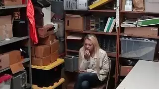 شاحب شقراء الإحساس وجود لها كس خشن الانفجار