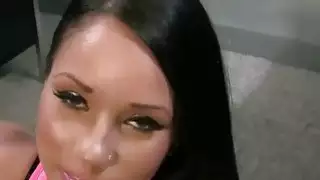 اتينا الساخنة يحب الرجيج ديك