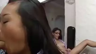 جميل لا يصدق امرأة سمراء فاتنة مص