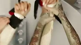 يحصل على عبودية فاتنة وتغطي في الغذاء