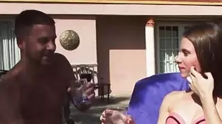 أنيا وجينا لديها شيء لخطيبهما توني