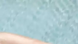 في الهواء الطلق darkhair مما يجعل وظيفة مثالية