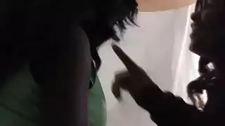 غريب مثليه الجنس مع اثنين من الفاسقات الافريقية سيئة مع كبير الثدي