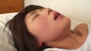 وجه ممتلئ Shinobu Kasagi يركب الديك بنشاط ويحصل على أسلوب هزلي سيء مسمر