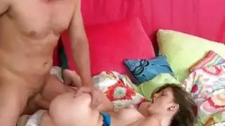 حبيبة ساحرة يحصل لها القندس سحق