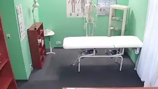 طبيب الانفجارات فاتنة مفلس بعد الفحص