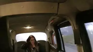 ضخمة الثدي فاتنة الهواة مسمر من قبل رجل بيدق في سيارة أجرة