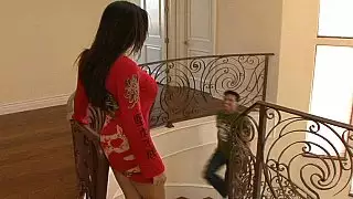 راشيل ستار تغوي شقيق صديقها