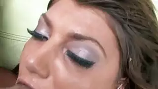 العسل الساخن هو المتأنق الساحرة مع اللسان سيئة