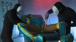 يتم خطف الكسيس مونرو وتعذيبه