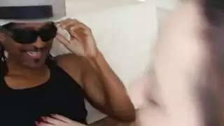 فاتنة حلوة روكسان راي يحب ديكس كبيرة