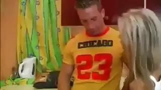 هي تريد الآن في المطبخ
