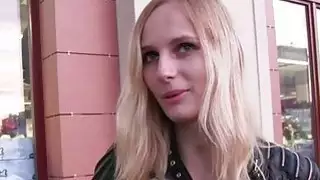 Babe يعطي قطعة كبيرة من تقلبات سريعة
