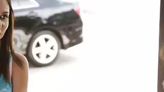 آفا لا يمكن أن تنتظر لتذوق كس الرطب أدريانا وشفاه ضيقة