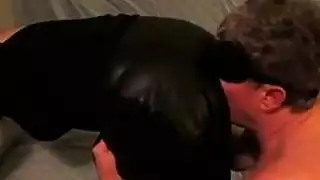 أنا أحب الحمار لها