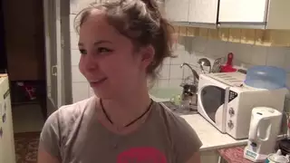 إيفا في فتاة هواة ارتدى جوارب xxx بينما كان يركب أنف
