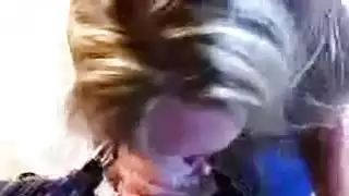 لديها لتمتص نظيره الاميركي ديك