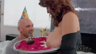مهووس بالثدي