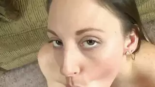 ميلاني هيكس هو ابتلاع الديك شديدة