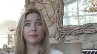 شقراء يحل حالة مع كس والحمار