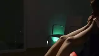 فريد girl2girl في جوارب طويلة باستخدام حزام