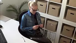 طويل الساقين اللاتكس وقحة