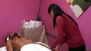 هذا التدليك المطلق حصل على نهاية سعيدة