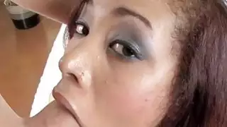 مثير فاتنة هو nicelooking المتأنق مع اللسان الشرير