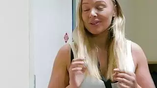 الملاك ويكس يركب المتدربين الديك الثابت