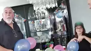 قرنية هوتي فاتنة أكيرا قذيفة إغواء رجلها ليمارس الجنس بقوة