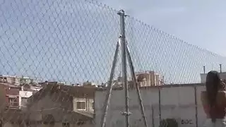 يضرب في سن المراهقة الاسبانية في سيارة مقابل المال