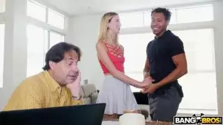 سخيف خلف ظهر والدي #