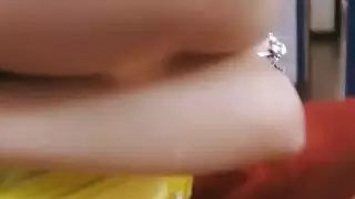 Cassie Jade محشور من قبل آلة اللعنة عميق ، من الصعب وبسرعة