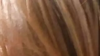 فرخ التشيكية لطيف يحصل على الوجه ضخمة