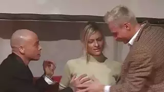 خبطت الصعب على المسرح العام