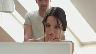 جميل ، حلو ، بريء وخجول