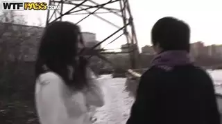 ال امرأة سمراء دمية نيكا فعل جمهور اللسان