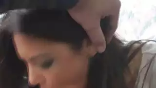 امرأة سمراء لاتينا Apolonia حصلت على ضبط وجهها من خلال حمولة كبيرة